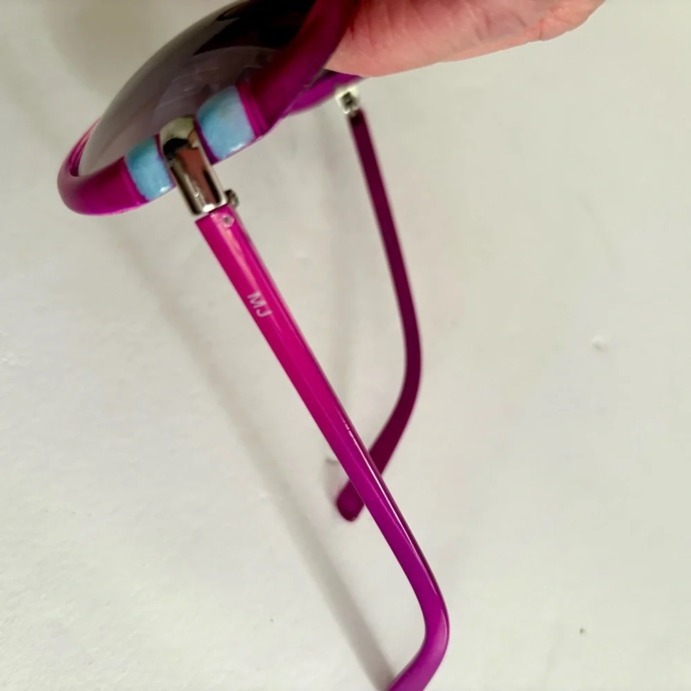 Bundle of two sunglasses